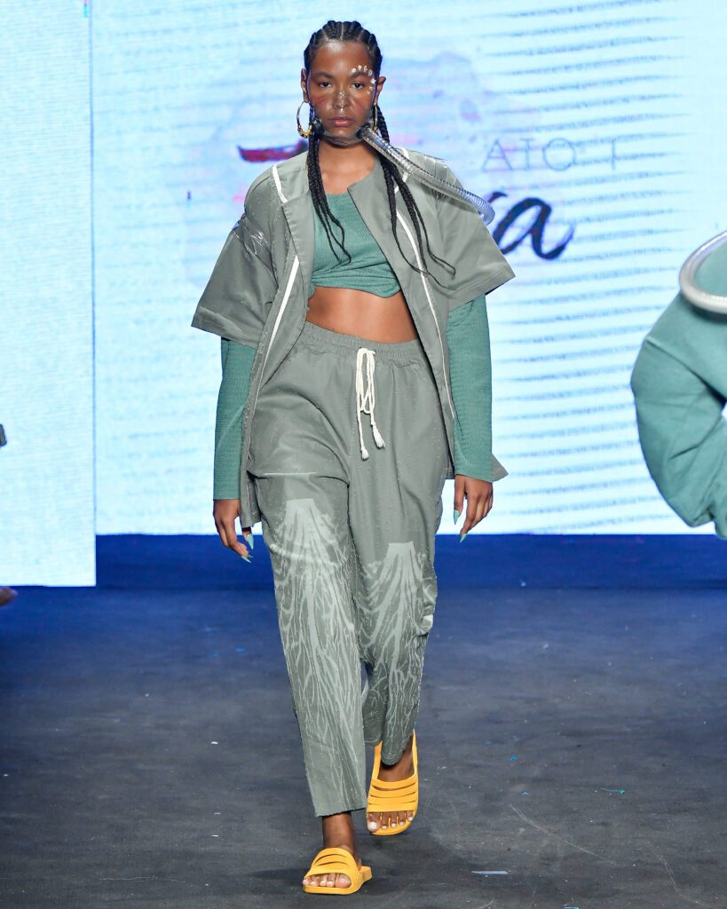 AZ MariasSPFW N54Ze Takahashi / @agfotosite
