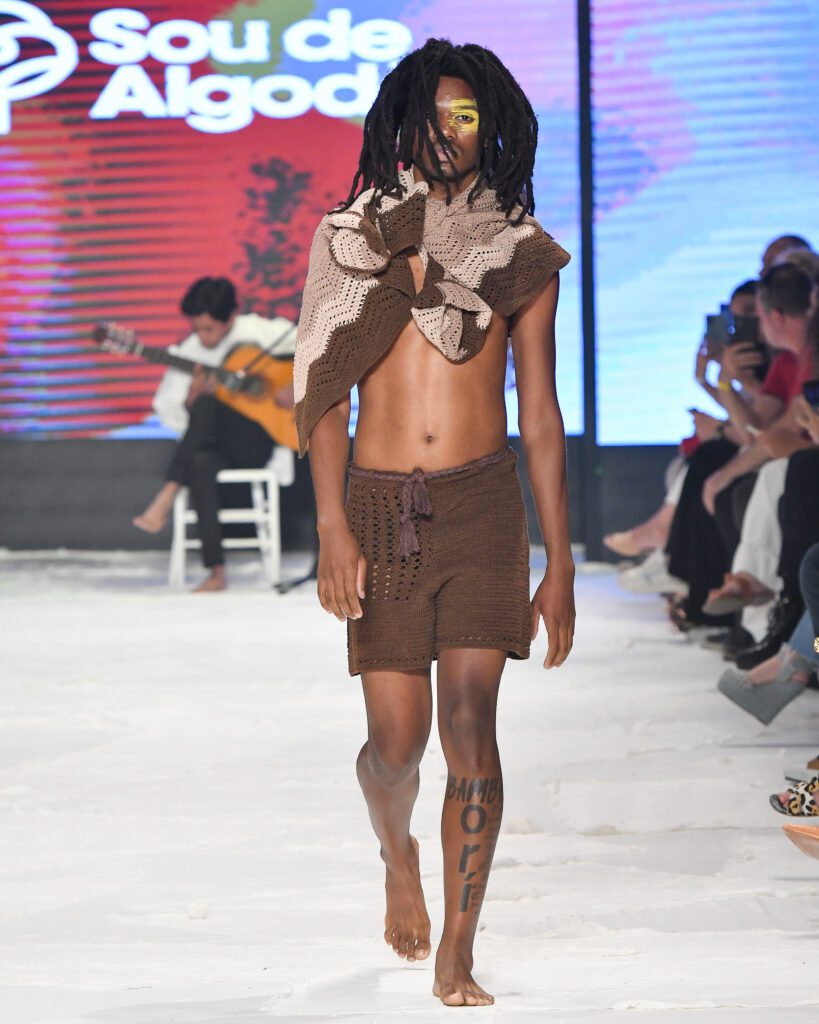 Sou de AlgodaoSPFW N54Ze Takahashi / @agfotosite