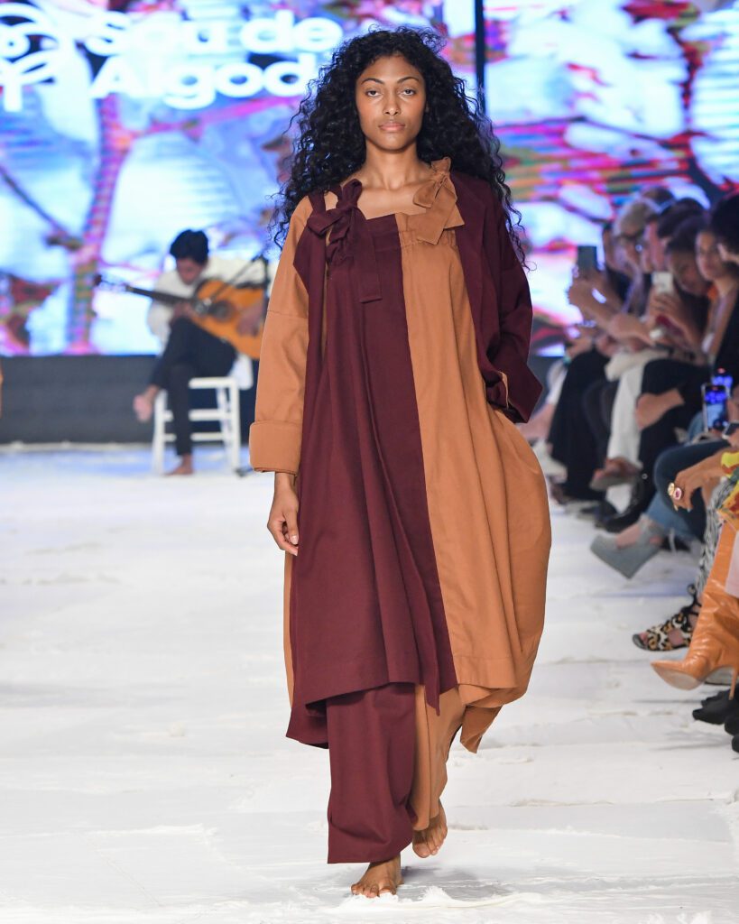 Sou de AlgodaoSPFW N54Ze Takahashi / @agfotosite