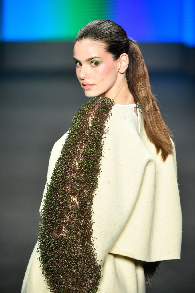As roupas de planta no desfile da marca Martins