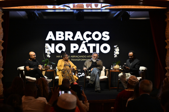 Abraços no Pátio