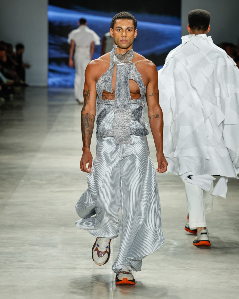 Lino Villaventura - SPFW N60 - 
Foto: Ze Takahashi / @agfotosite